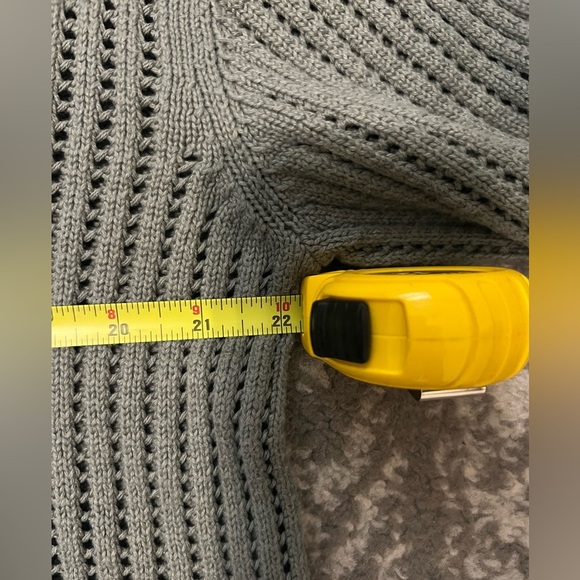 GAP olive Green V-Neck Sweater lightweight size L (SKU-D-135) - Picture 6 of 7